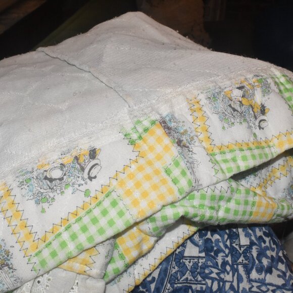 Vintage Alice in Wonderland Old Fabric Stunning Light Jacket 2T-4T - Picture 9 of 10